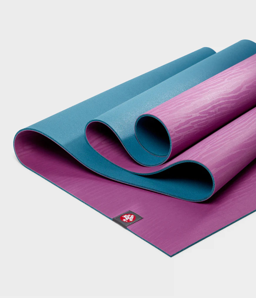 Manduka generosity top