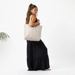 Aloha Collection Backyard Day Tripper