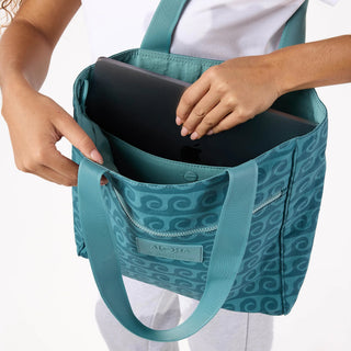 Aloha Collection Party Wave Keep It Light Daily Tote